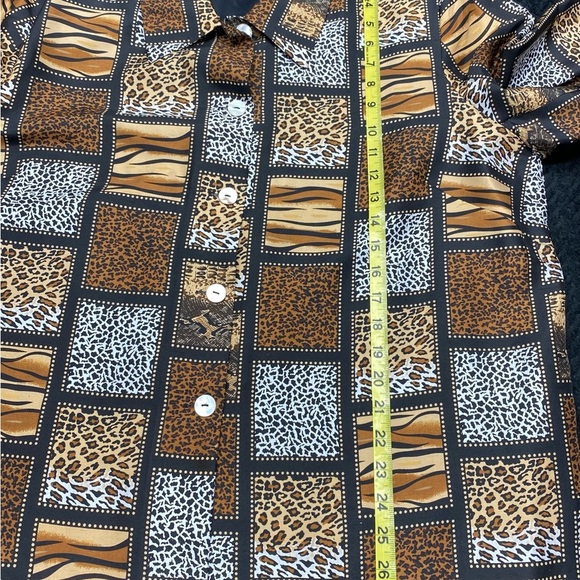 SilkLand Women’s 100% Silk Blouse 2X Button Front Animals Print Side Slits - Picture 11 of 11